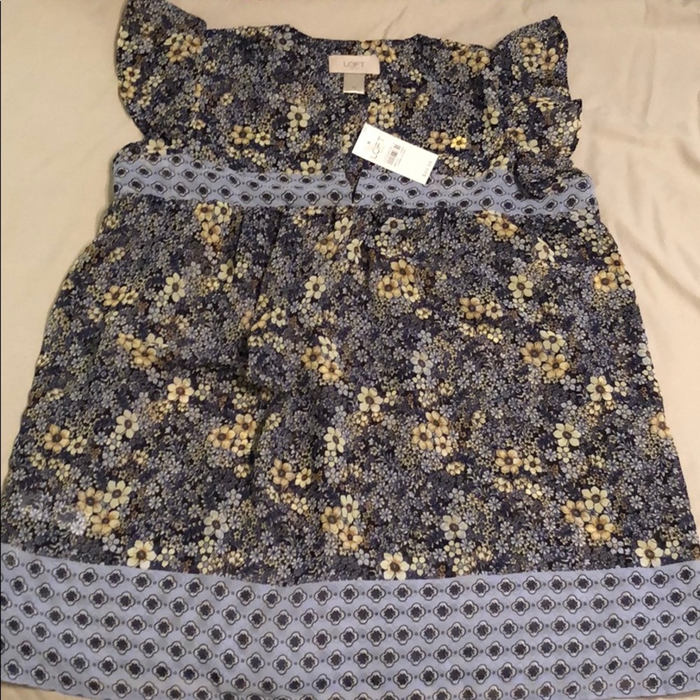 Loft flutter sleeve blouse